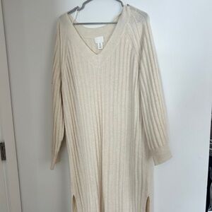 H&M Cream V-Neck Sweater